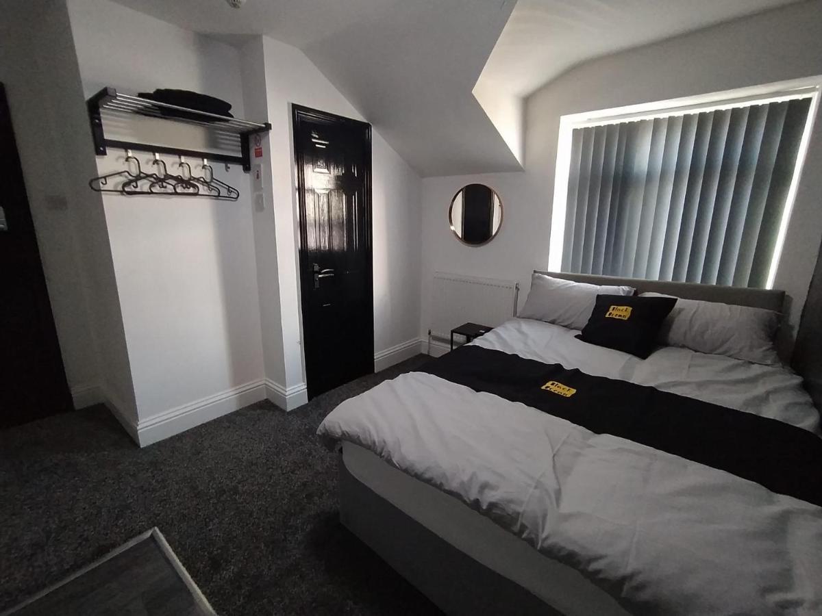 Black Ocean Holiday Apartments Blackpool Exterior photo